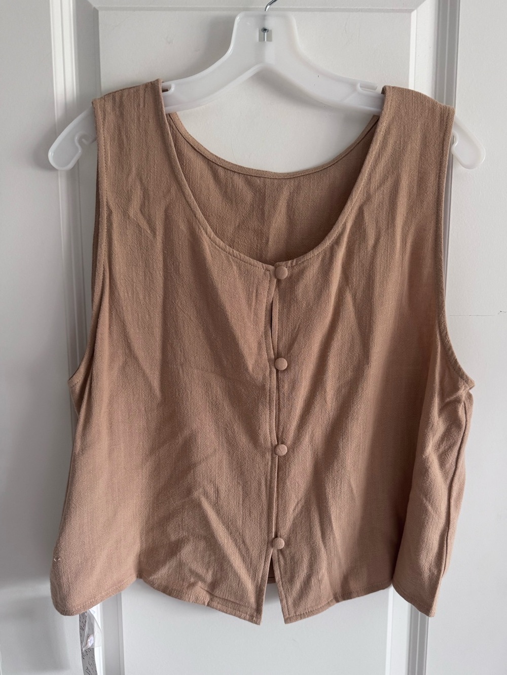 Women's linen blend Sleeveless Button-Front Tank Top in Beige